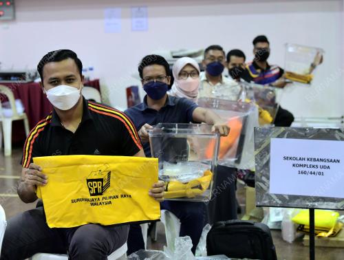 SURUHANJAYA PILIHAN RAYA(SPR)