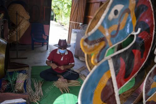 SENI PEMBUATAN KUDA KEPANG