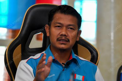 HANIFF HOSMAN