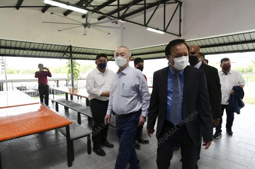 DATUK SERI DR WEE KA SIONG