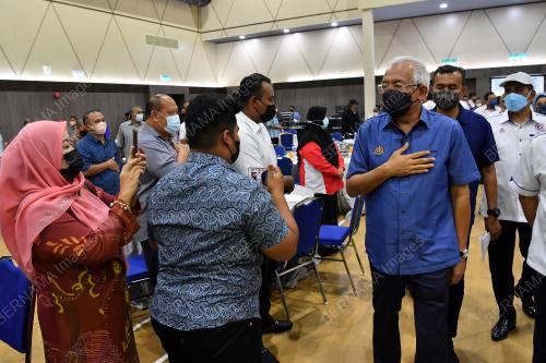 DATUK SERI MAHDZIR KHALID