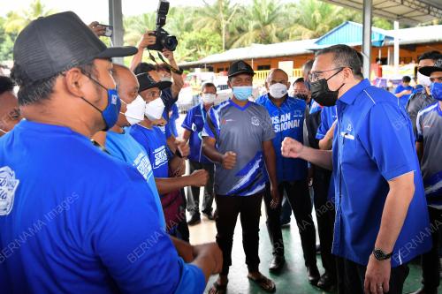 DATUK SERI HISHAMMUDDIN HUSSEIN