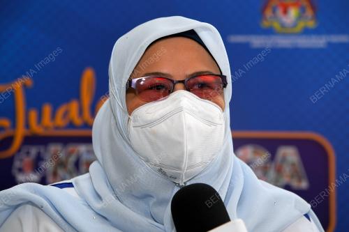 DATIN ROSZANINA WAHAB