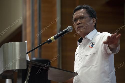 DATUK SERI MOHD SHAFIE APDAL