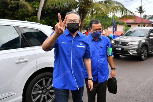 DATUK SERI HISHAMMUDDIN HUSSEIN