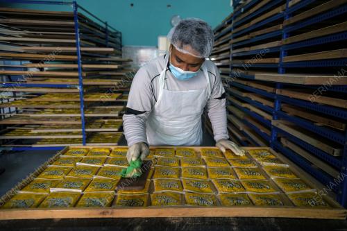 PEMBUATAN TEMPE DI POJI'S TEMPE, BUKIT TANGKAK