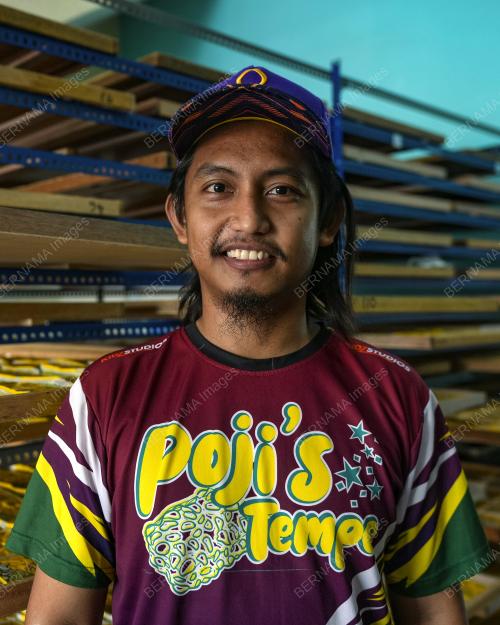 PEMBUATAN TEMPE DI POJI'S TEMPE, BUKIT TANGKAK