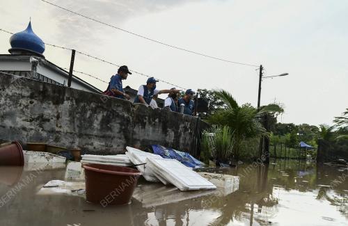 BANJIR CALON