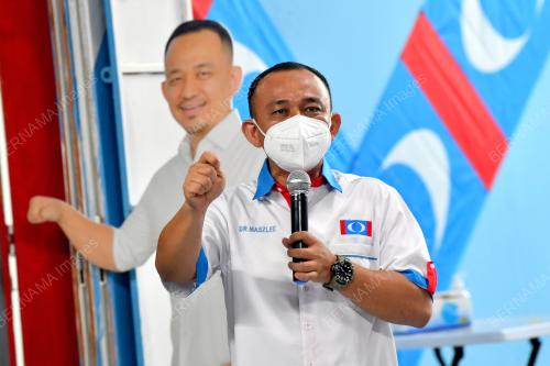 DR MASZLEE MALIK