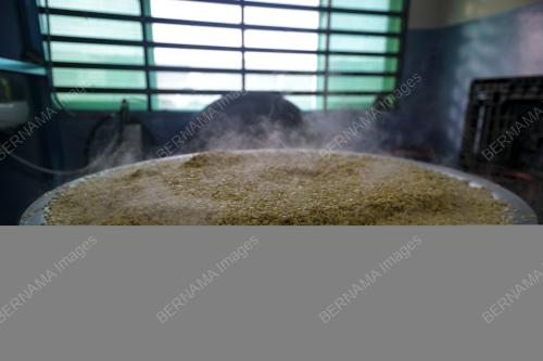 PEMBUATAN TEMPE DI POJI'S TEMPE, BUKIT TANGKAK