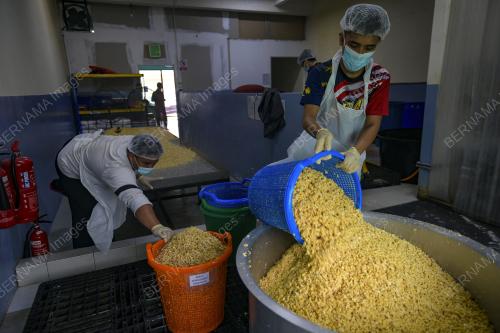 PEMBUATAN TEMPE DI POJI'S TEMPE, BUKIT TANGKAK