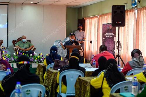 DATUK SERI AHMAD HAMZAH