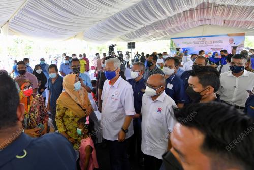 DATUK SERI ISMAIL SABRI YAAKOB