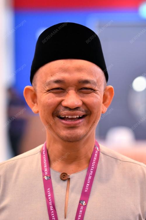 DR MASZLEE MALIK