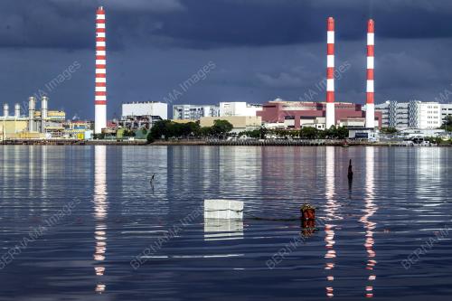 AKTIVITI MENCARI HASIL LAUT DI PESISIR PANTAI STULANG