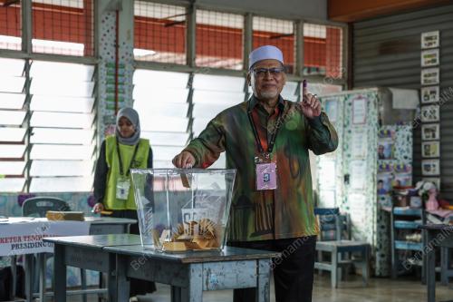 DATUK MOHD AMAR ABDULLAH