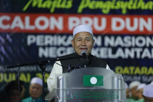 DATUK SERI TUAN IBRAHIM TUAN MAN