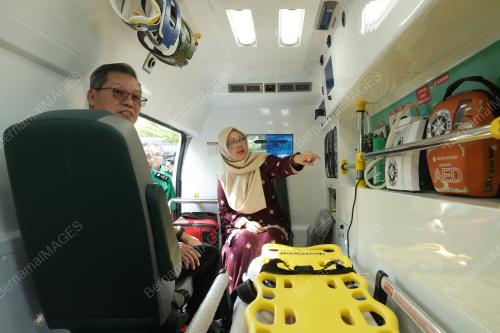 DR ZALIHA MUSTAFA