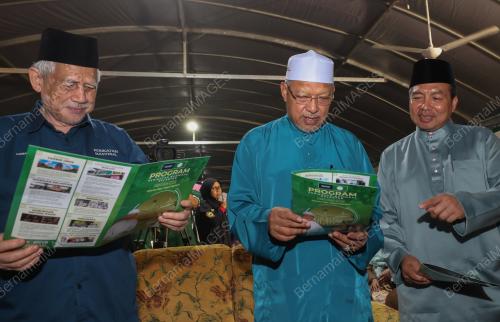 DATUK AHMAD YAKOB