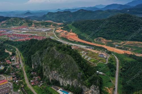 TINJAUAN PROJEK LINGKARAN TENGAH UTAMA (LTU)