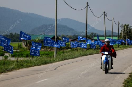 TINJAUAN BENDERA KEMPEN PRN KE-15 KEDAH