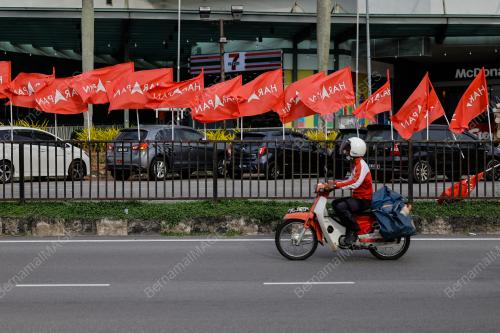 TINJAUAN BENDERA KEMPEN