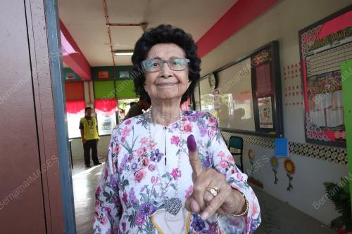 TUN DR SITI HASMAH MOHD ALI