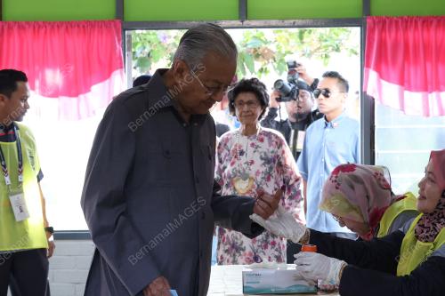 TUN DR MAHATHIR MOHAMAD