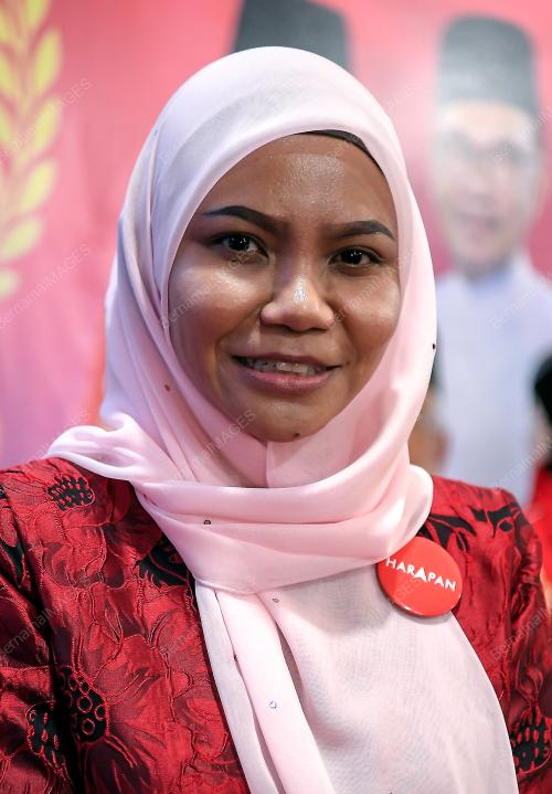 DATIN SABRINA AHMAD