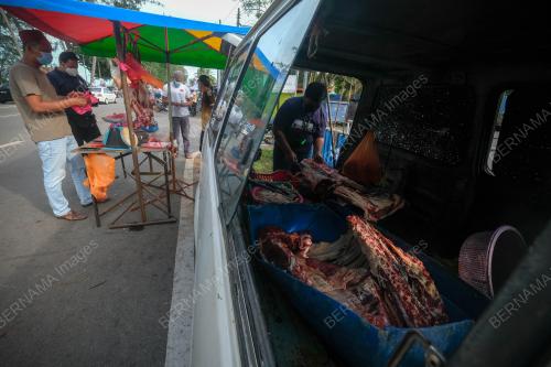 PRNM04_13112021_PENIAGA_DAGING