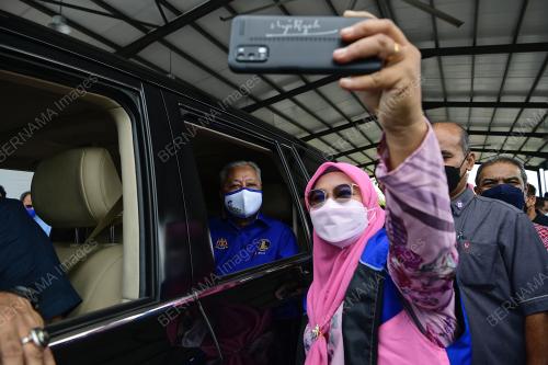 DATUK SERI ISMAIL SABRI YAAKOB