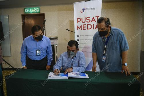 DATUK MOHD SUKARI AB. HAMID