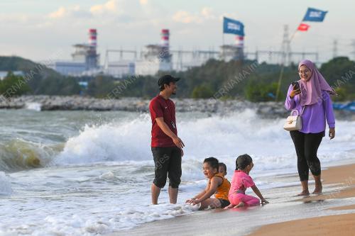 AKTIVITI RIADAH DI PANTAI PENGKALAN BALAK