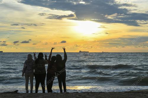 AKTIVITI RIADAH DI PANTAI PENGKALAN BALAK
