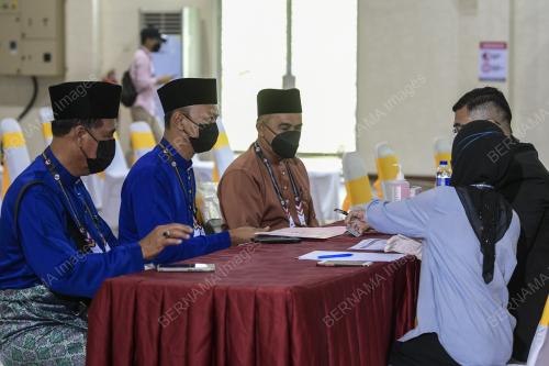 FAIRUL NIZAM ROSLAN