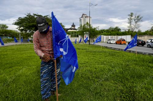 PRNM84_08112021_PACAK_BENDERA