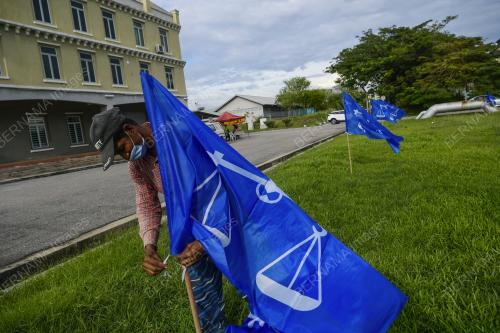 PRNM86_08112021_PACAK_BENDERA
