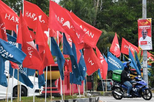 KEMPEN BENDERA PARTI PRN15