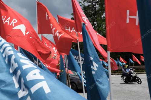 KEMPEN BENDERA PARTI PRN15