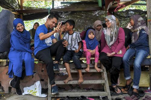 MOHD NAJIB MOHD ISA