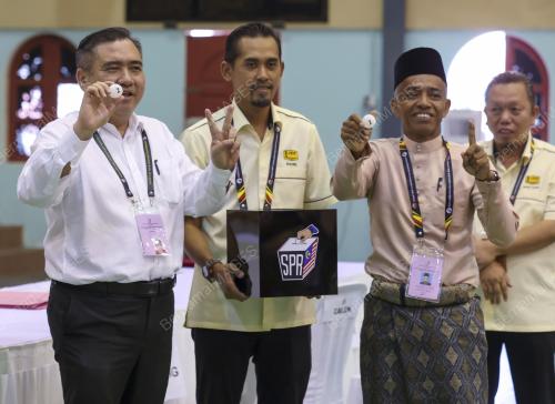 PENAMAAN CALON PILIHAN RAYA NEGERI 15