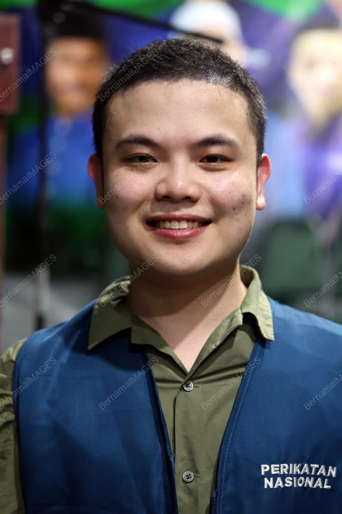 TAN ZHEN ZUNE