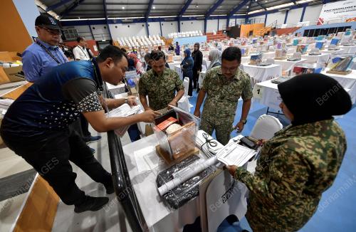 PEMERIKSAAN PERALATAN PUSAN MENGUNDI AWAL