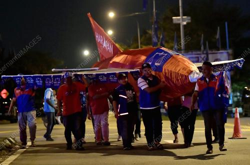 REPLIKA KAPAL TERBANG BN/PH