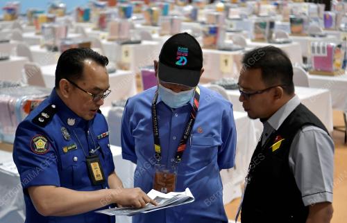 PEMERIKSAAN PERALATAN PUSAN MENGUNDI AWAL