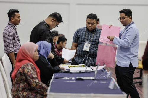 PERSIAPAN PENAMAAN CALON