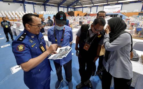 PEMERIKSAAN PERALATAN PUSAN MENGUNDI AWAL