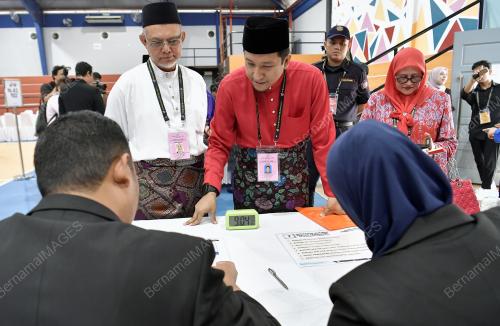 PENCALONAN DUN KOTA ANGGERIK DAN BATU TIGA