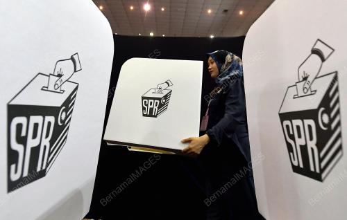 PERSIAPAN PUSAT MENGUNDI AWAL