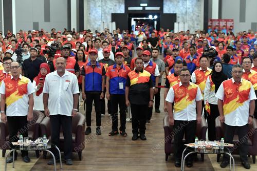 DATUK SERI AMIRUDIN SHARI